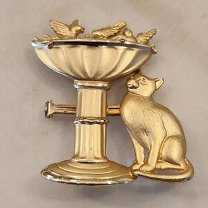Vintage Gold Tone Cat & Birdbath Brooch Pin Birds Fountain Signed JJ Feline